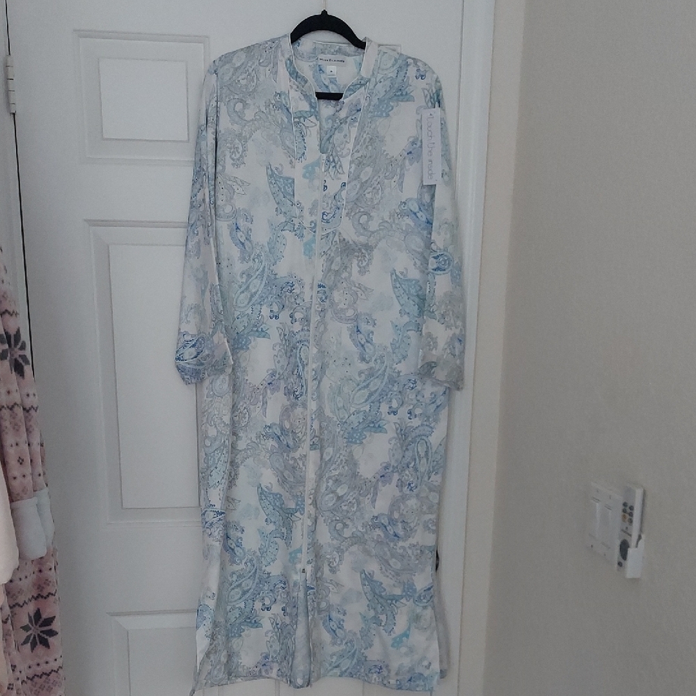 Miss Elaine Blue and Cream Paisley Nightgown